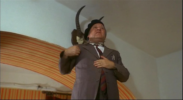 Кадры из Фантоцци против всех (1980)