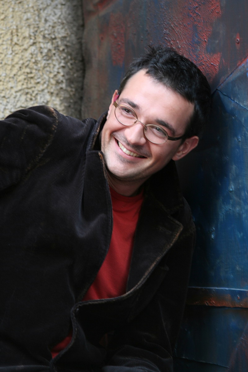 Кадры из Человек, который знал всё (2009)