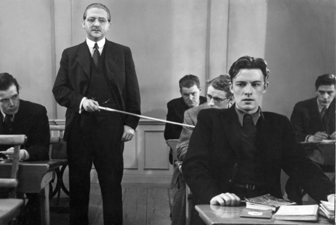 Кадры из Травля (1944)