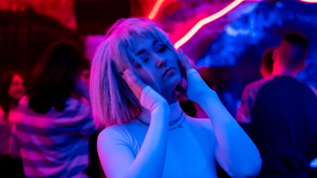 Кадры из Шестнадцать + (2021)