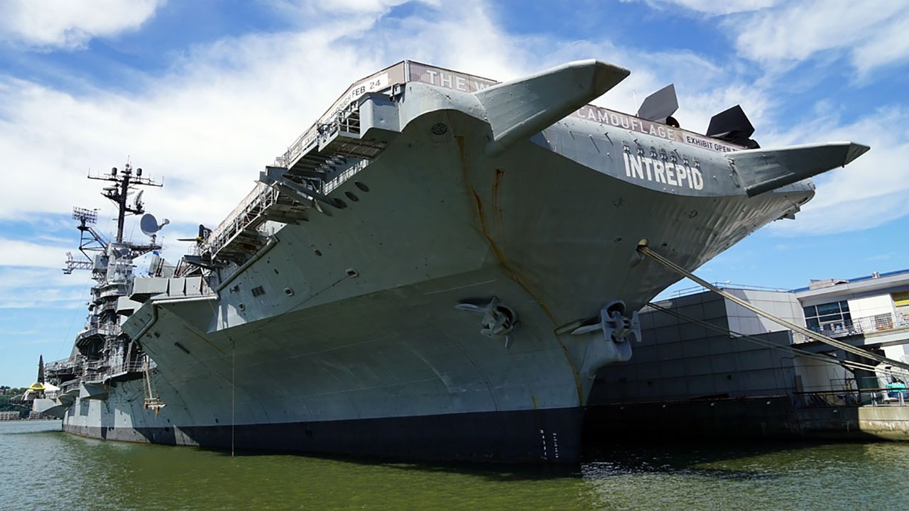 Кадры из Боевые корабли (2017)