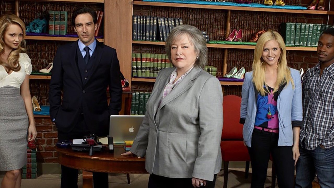 Кадры из Закон Хэрри (2011)